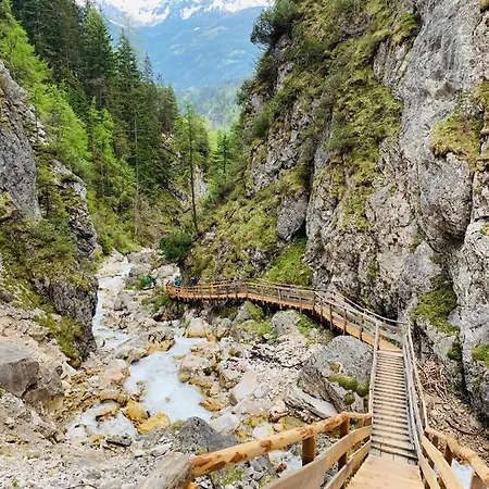 Bergkristallhaus 公寓 *